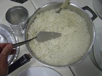  Todo mundo deve lembrar do termo arroz carnavalesco, aquele que só sai de bloco, mas arrumar uma faca de bolo pra tirar o arroz da panela e pedir pra fazer piada né?